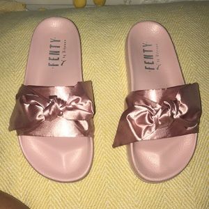 Fenty Puma Bow Slides. PINK